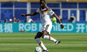 CĐV Real Madrid phản ứng trước thông tin Rudiger rời Bernabeu