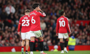 MU đánh rơi chiến thắng ở phút bù giờ trước 10 người Tottenham