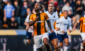 Everton bị Hull City cầm chân trong trận cầu 4 bàn thắng