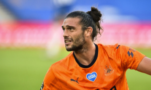 Nhiều sao bóng đá đồng cảm vụ Andy Carroll bị lạm dụng