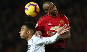Ashley Young: 'Martinez muốn điều gì? Muốn MU mua cả một đội hình mới sao?'