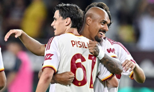 Arsenal và Chelsea vừa có thêm lý do để theo đuổi Donyell Malen