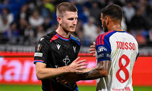 Lyon thắng nghẹt thở Crystal Palace với tỷ số 3-2