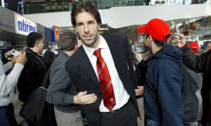 Khi vua săn bàn Ruud van Nistelrooy lặng lẽ rời Old Trafford
