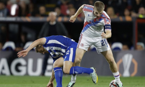 Bố mẹ của Adam Wharton can ngăn vụ ẩu đả trên đất Pháp