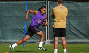 Liverpool cạnh tranh Man Utd trong thương vụ Jules Kounde