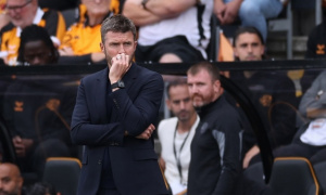 HLV Daniel Farke bảo vệ Carrick giữa bão chỉ trích