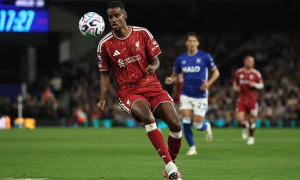 Brentford 0-0 Liverpool: Isak tái xuất