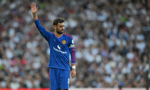 Tin đồn chuyển nhượng tối 18/10: Bruno Fernandes từ chối gia hạn với MU; Liverpool theo đuổi Fermin Lopez