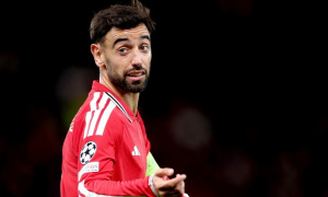 MU sinh tử chiến với Leeds, Carrick có dám gạt bỏ Bruno Fernandes?