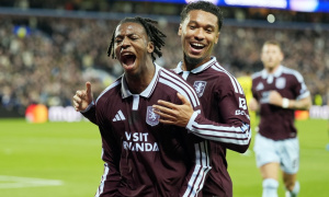 Từ chối Newcastle đến Villa, Manzambi đã chọn đúng bến đỗ
