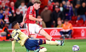 Chấm điểm Arsenal: Cặp trung vệ Gabriel - Konsa thăng hoa