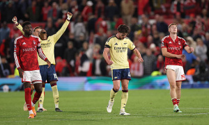 Tại sao lối chơi của Arsenal không mang dáng dấp nhà vô địch?