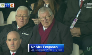CĐV bất ngờ khi thấy Sir Alex Ferguson ngồi cạnh nhân vật thân quen tại Elland Road