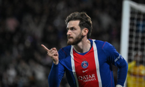 2 rào cản ngăn Arsenal chiêu mộ Kvaratskhelia