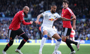 Vì sao trận hòa của Man Utd trước Leeds gây tranh cãi?