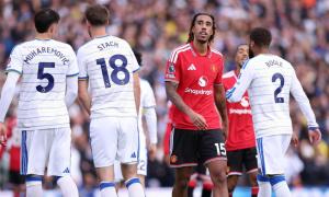 CĐV Man Utd hết lời khen ngợi Leny Yoro