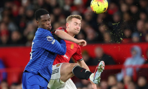 Cách dùng người của Carrick đẩy De Ligt vào rủi ro
