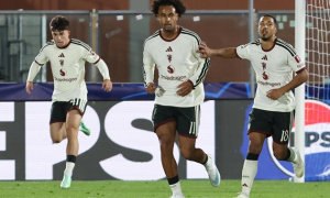 Điều gì đang kéo sụp Man United của Michael Carrick?