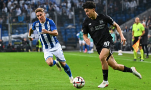Kvaratskhelia đứt dây chằng, PSG dốc 50 triệu euro chiêu mộ Maza