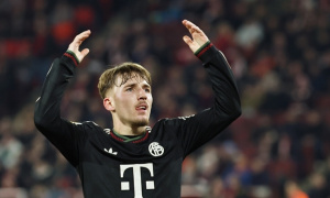 Arsenal, Liverpool và MU vào cuộc vụ Lennart Karl