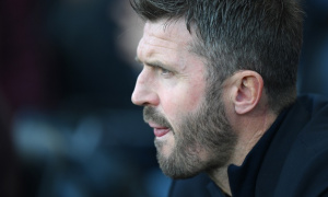 Carrick không thể cứu rỗi Man United bằng hoài niệm