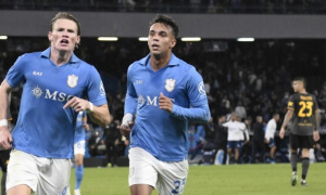 McTominay lập cú đúp, Napoli hòa nghẹt thở Roma