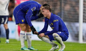 Vì sao Cole Palmer vẫn được phép đối đầu Man United?