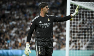 Courtois chạy đua với thời gian để đấu Barcelona