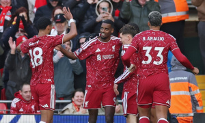 Isak lập công, Liverpool áp sát top 3 Ngoại hạng Anh của Brighton