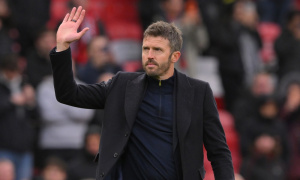 Carragher khuyên MU nên sa thải Carrick ngay đêm nay