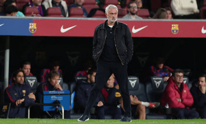 Mourinho giăng bẫy thực dụng, bóp nghẹt hàng công Barca