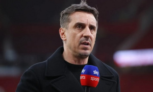 Neville bảo vệ Carrick, trút giận lên dàn sao MU