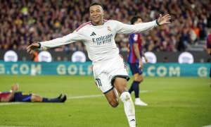 Mbappe lập cú đúp hạ Barca, chạm mốc 100 bàn ở Real