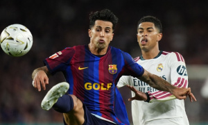 Mourinho mỉa mai tổ VAR ngủ gật, đòi thẻ đỏ cho Cancelo