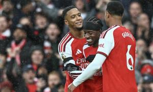 Cái giá đắt đỏ cho sự an toàn của Arsenal