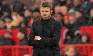 Tiếng hát cho Carrick và thông điệp cảnh tỉnh MU