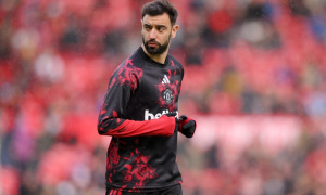 Man Utd được yêu cầu tước băng đội trưởng của Bruno Fernandes