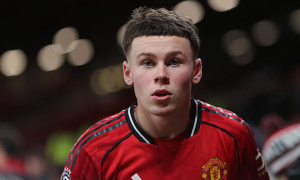Kai Rooney lập cú poker, fan MU đề xuất đôn ngay lên đội một