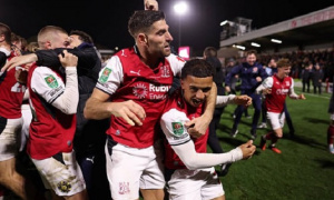Quật ngã Arsenal, Fleetwood tạo nên đêm lịch sử ở Cúp Liên đoàn