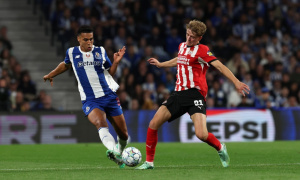 Porto làm khó MU ở thương vụ hậu vệ Alberto Costa