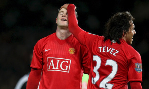 Tevez ngó lơ Aguero để chọn Rooney làm đối tác số 1