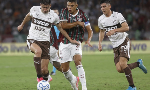 Fluminense thách thức quy luật bóng đá với 3 cầu thủ ngoài 40 tuổi