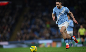 Bị Man City ngó lơ, Ait-Nouri cởi mở với việc đến MU