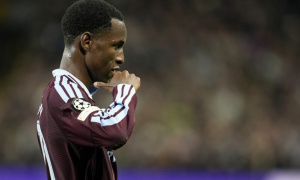 Gary Neville cùng Ian Wright khen ngợi Nicolas Jackson