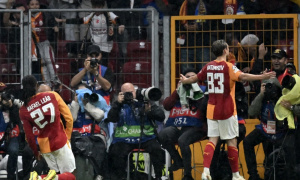 Aleksey Batrakov trở thành mục tiêu tranh chấp nóng bỏng