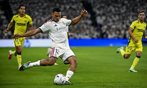 Mourinho cấm cửa Alexander-Arnold rời Real
