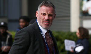 Bị xúc phạm nặng nề, Aston Villa kiện Jamie Carragher