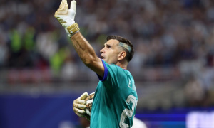 Emiliano Martinez hỏng vĩnh viễn ngón tay vì kỳ World Cup