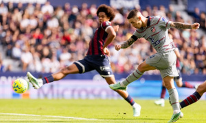 Hạ Levante, Atletico Madrid vượt Barcelona chiếm ngôi đầu